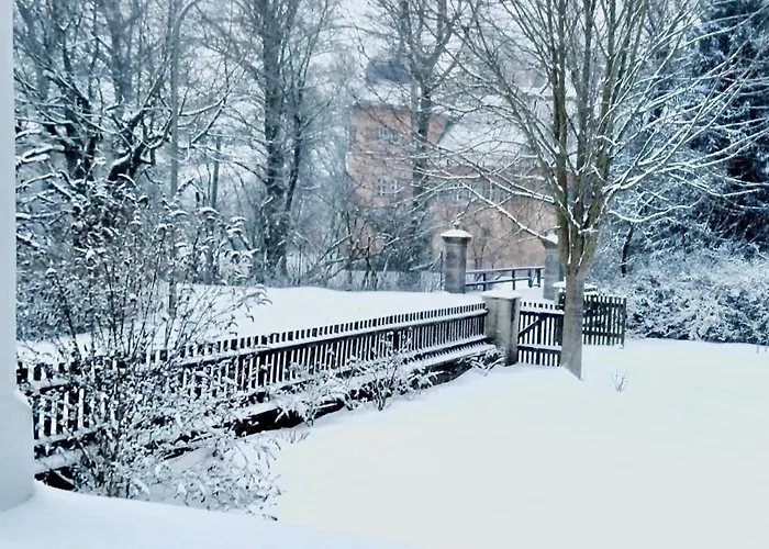 Am Schloss Schnabelwaid